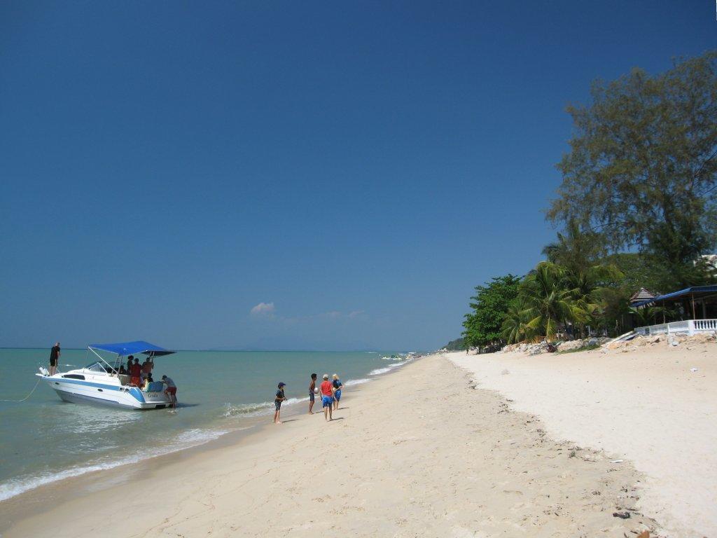 By The Sea Beachfront Penang Batu Feringgi Buitenkant foto